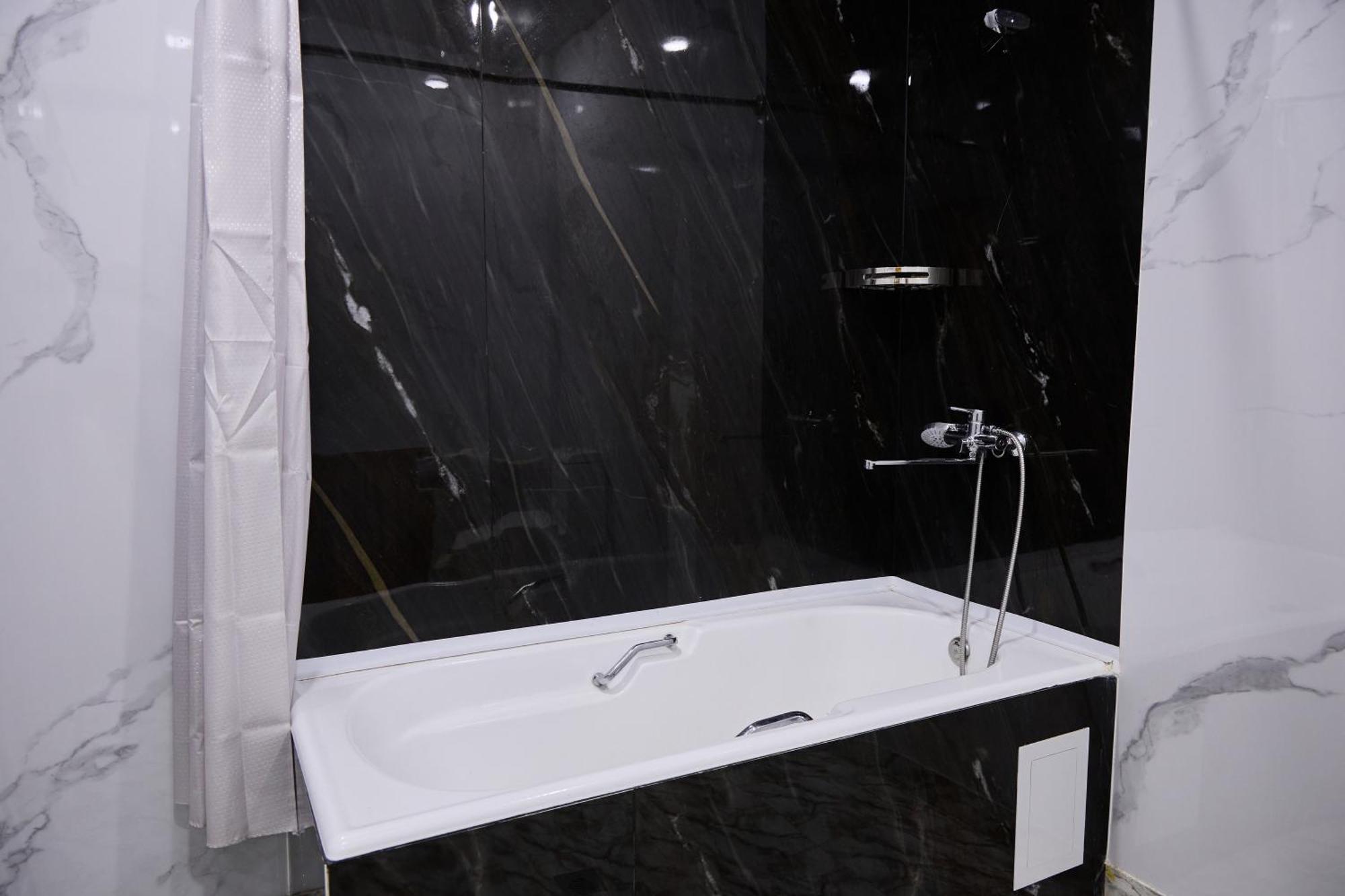 Art Garden Hotel Tashkent Quarto foto